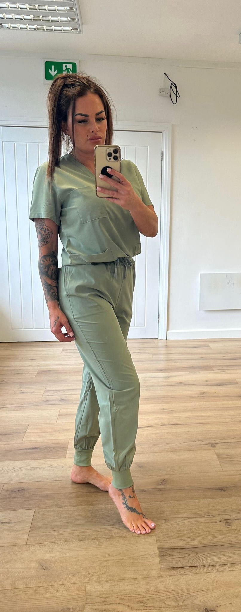 Basic - Bleach Proof Cuffed Leg