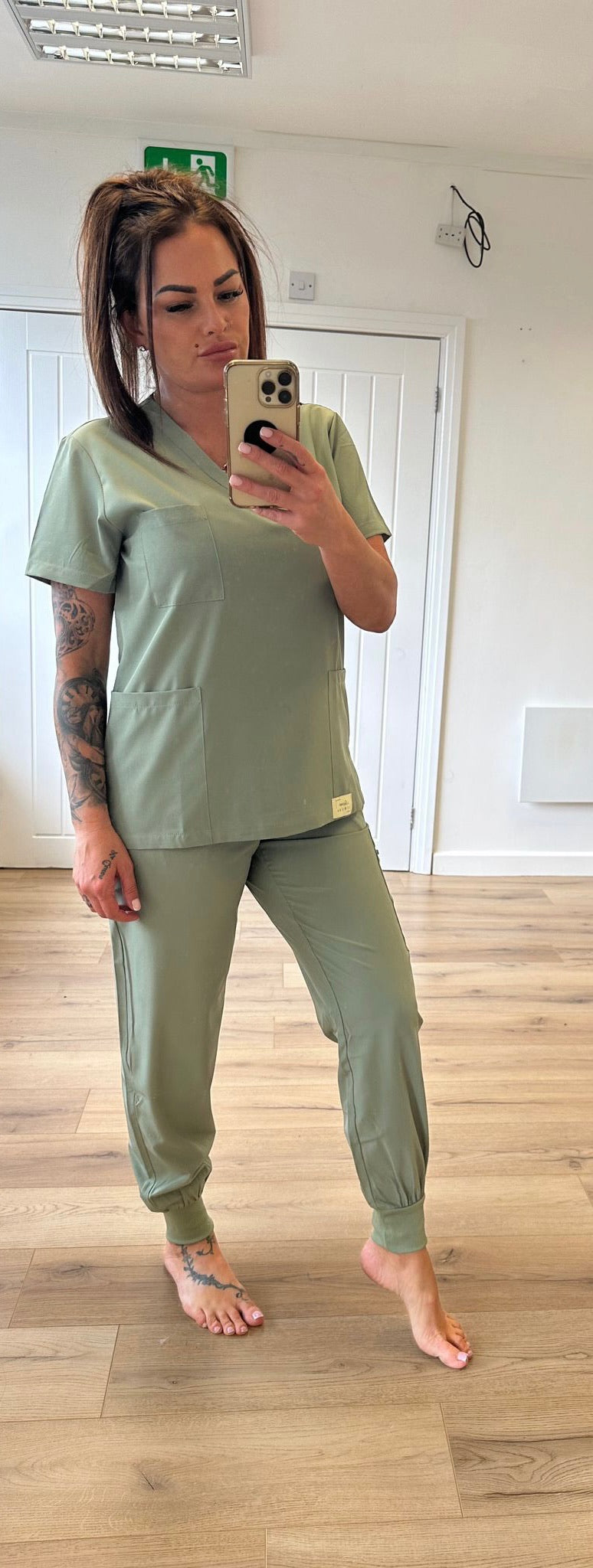 Basic - Bleach Proof Cuffed Leg
